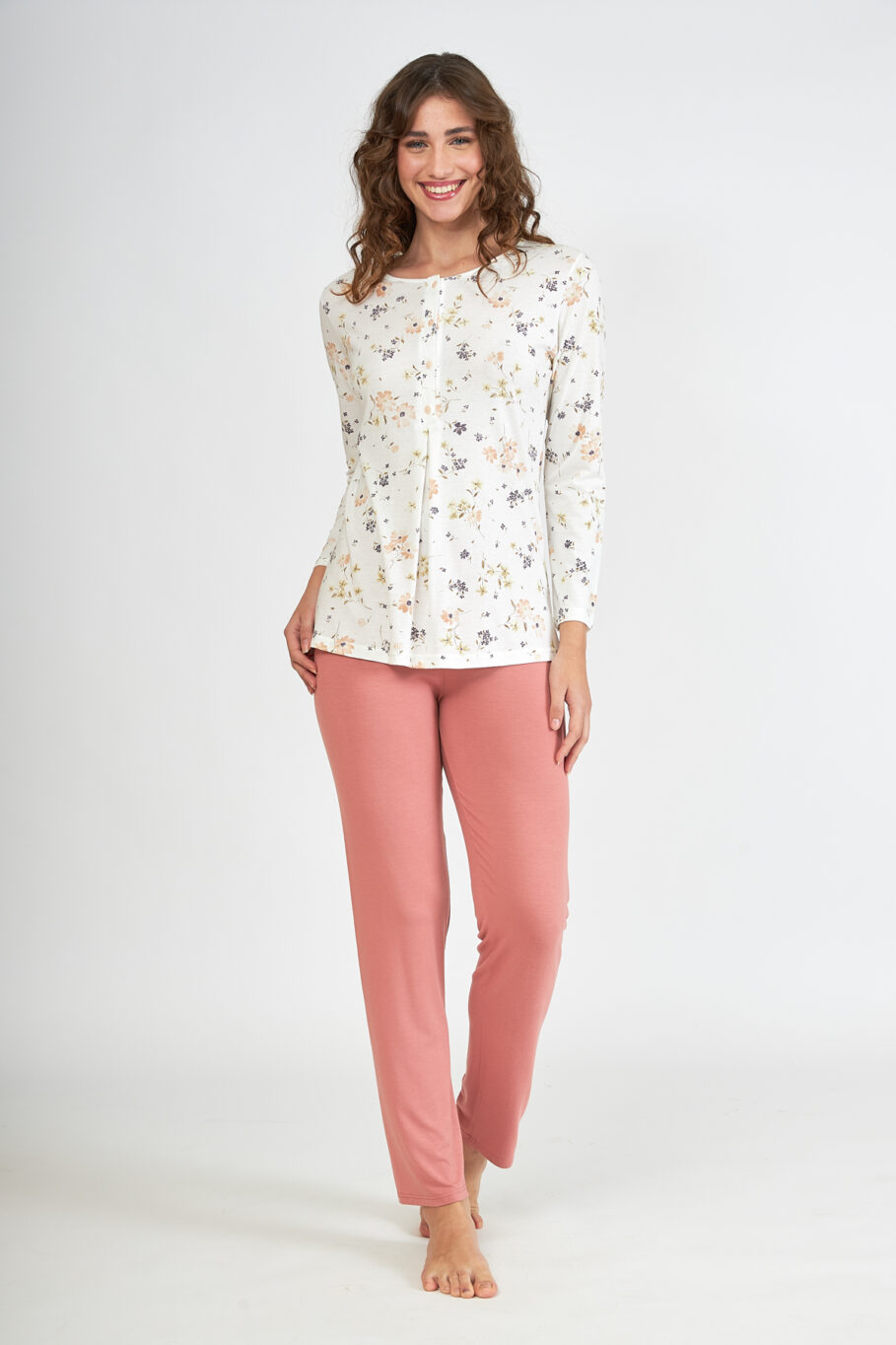 Women's cotton pajamas with buttons and deaf duckets