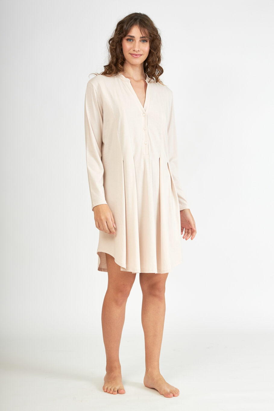 Cotton modal nightgown: Monochrome with buttons.
Ideal choice for pregnant women – Sand