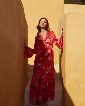 Φόρεμα Εμπριμέ Red Peony viscose μακρύ με βολάν και κουμπιά -508651