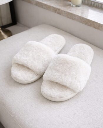 Fuzzy Slippers – White 707411